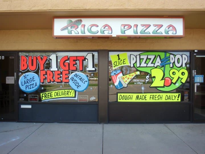 Front of pizza shop