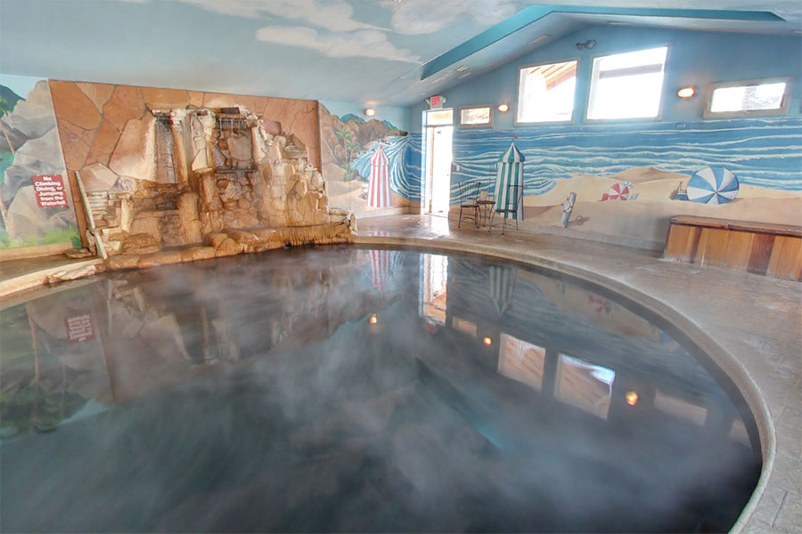 Indoor mineral soaking pool