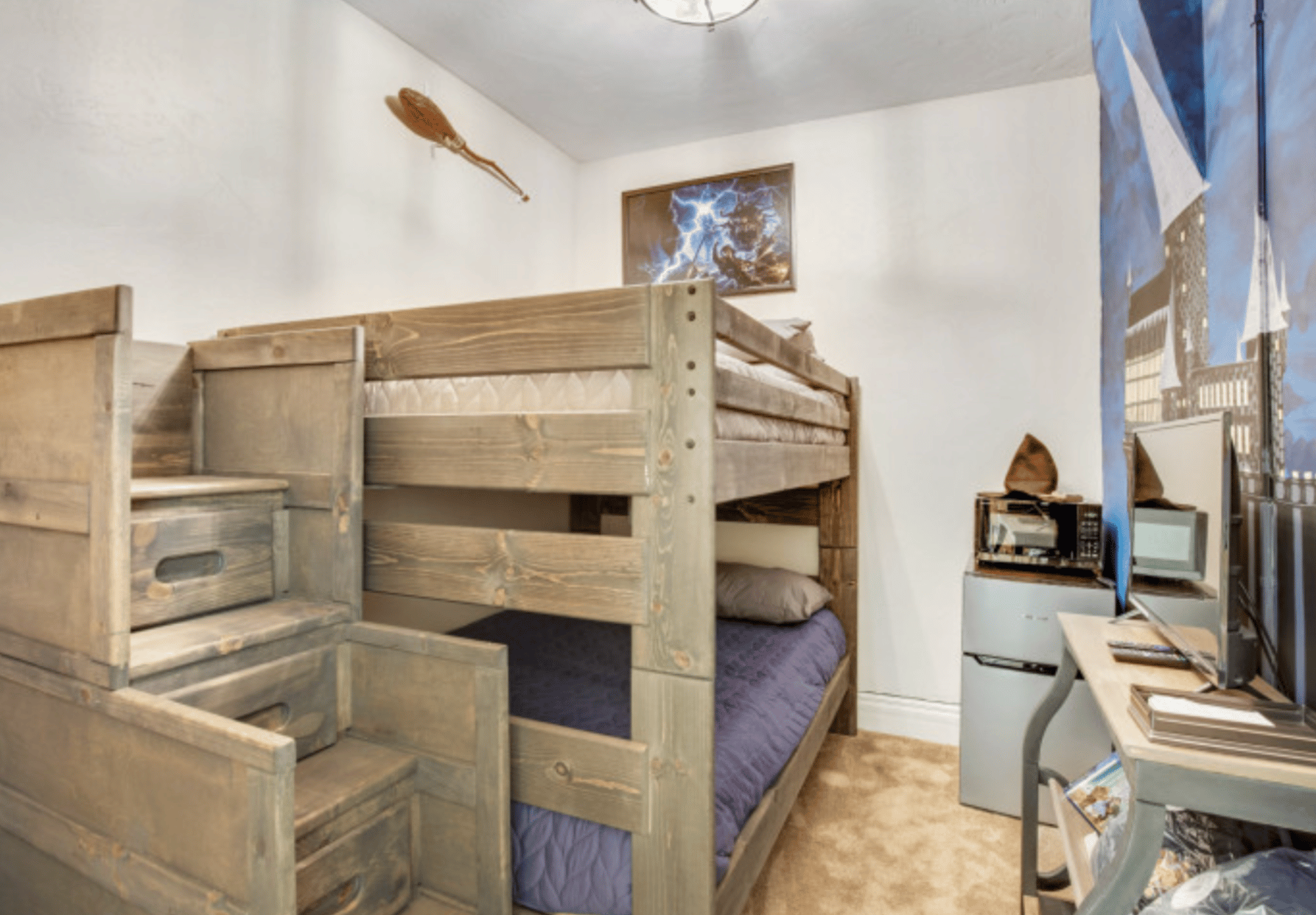 Bunk beds in the Merlin themed room at Ore House Inn