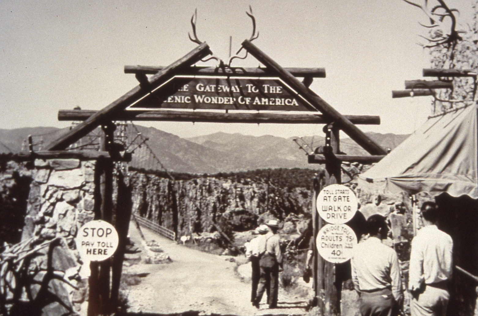 Historic black and white photo of entrance to Royal Gorge Bridge and Park in the early 20th century.