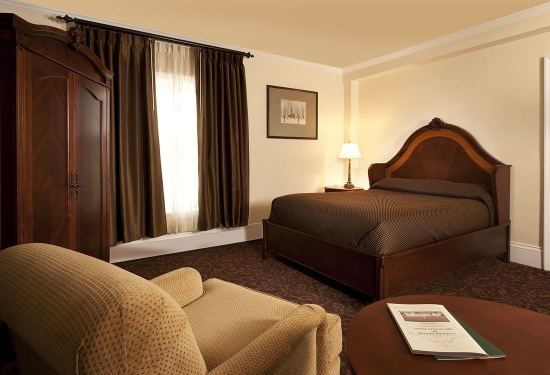 Queen bed room at Stanley Hotel in Estes Park