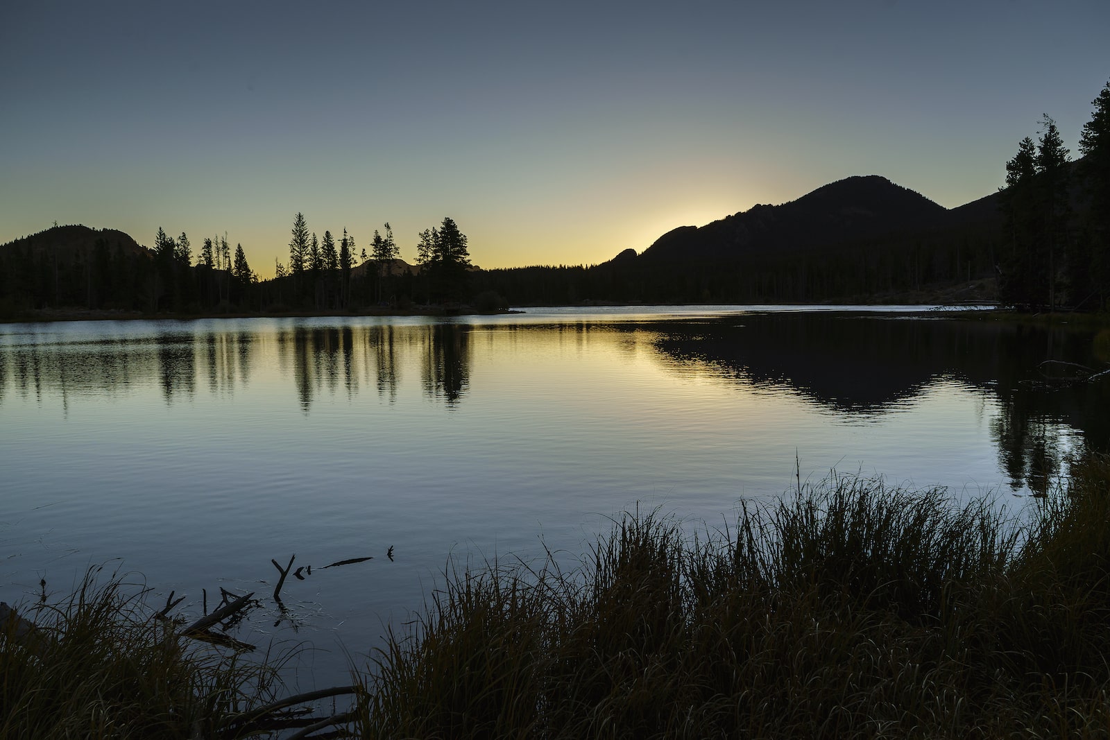 photo of just before sunrise at Sprague Lake in late spring